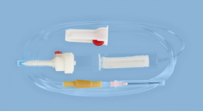 Система для вливаний гемотрансфузионная для крови с пластиковой иглой — 20 шт/уп купить оптом в Чите